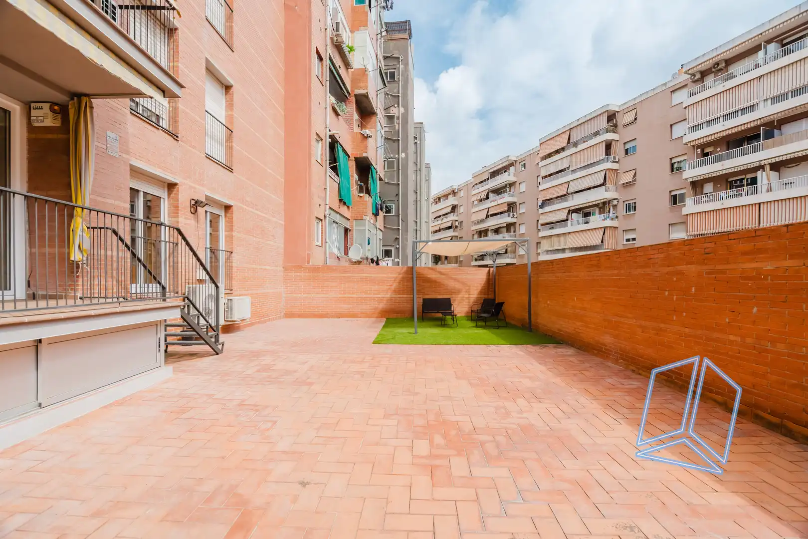 Terrassa de Pis en venda en Barcelona amb Calefacció, Terrassa i Traster