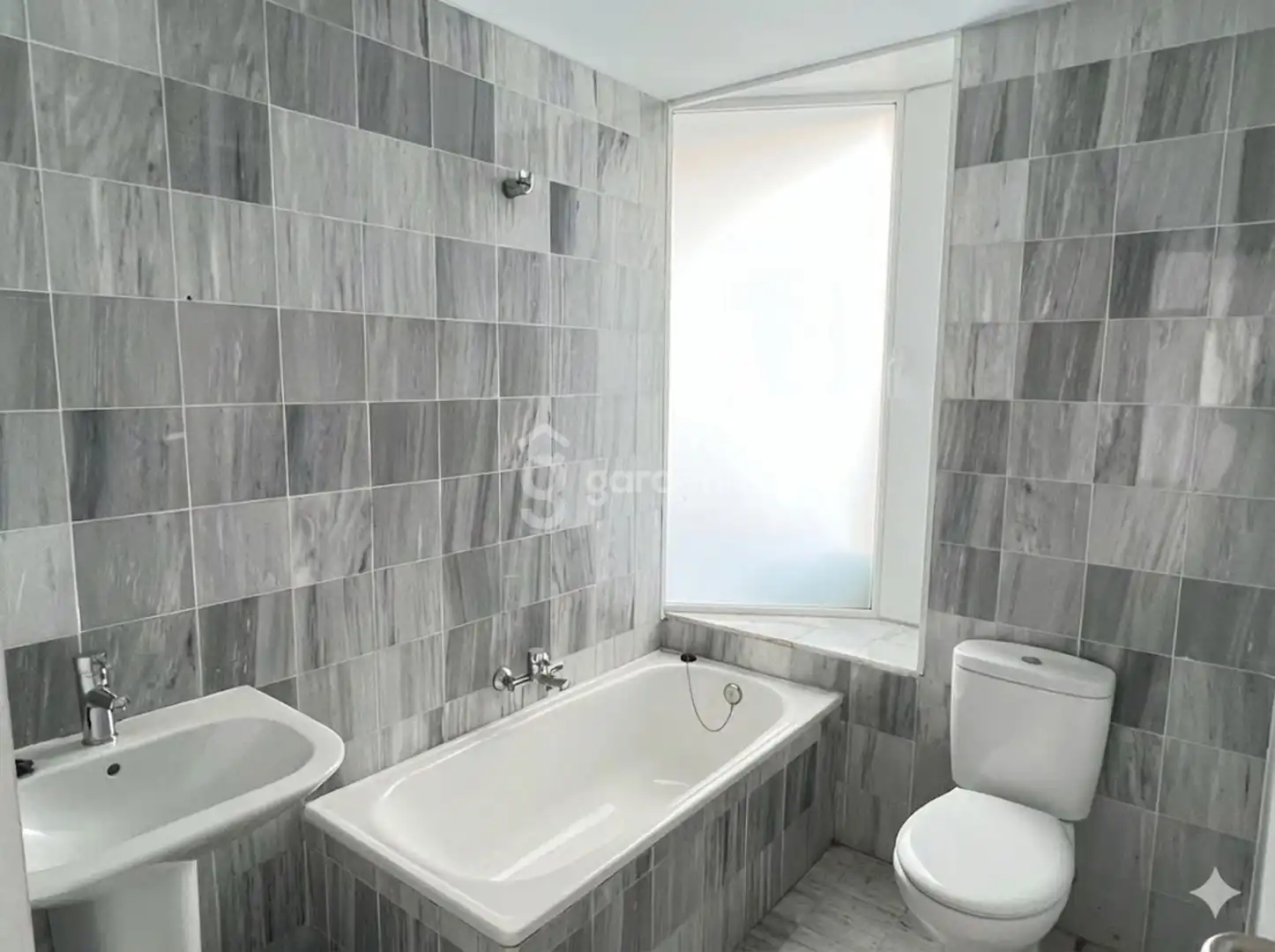 Bathroom of Flat for rent in Gelves  with Air Conditioner