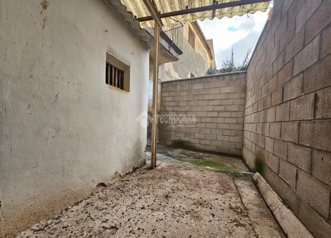 Buildings for sale in Remolinos