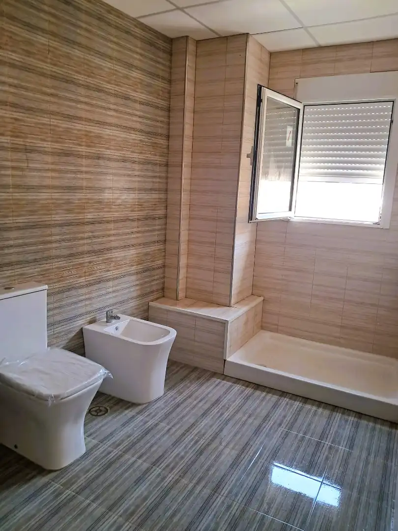 Baño de Casa adosada en venta en Bigastro con Terraza, Trastero y Balcón