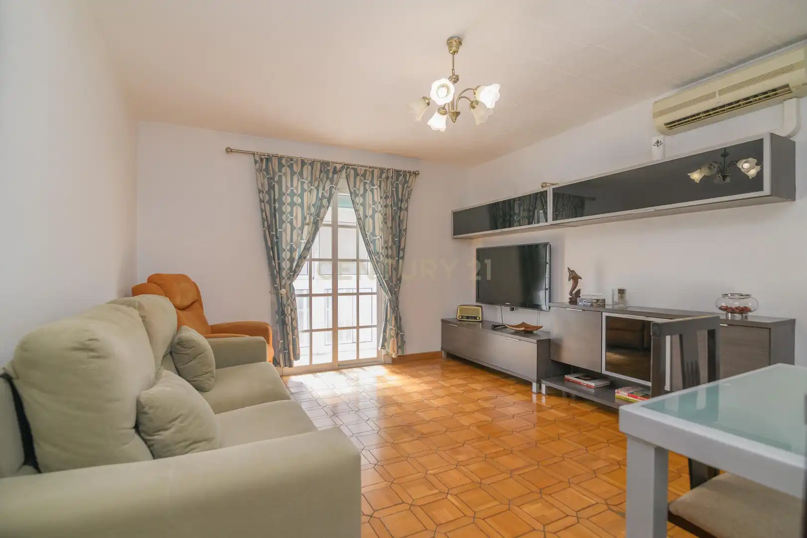 Sala de estar de Apartamento en venta en Sant Feliu de Llobregat