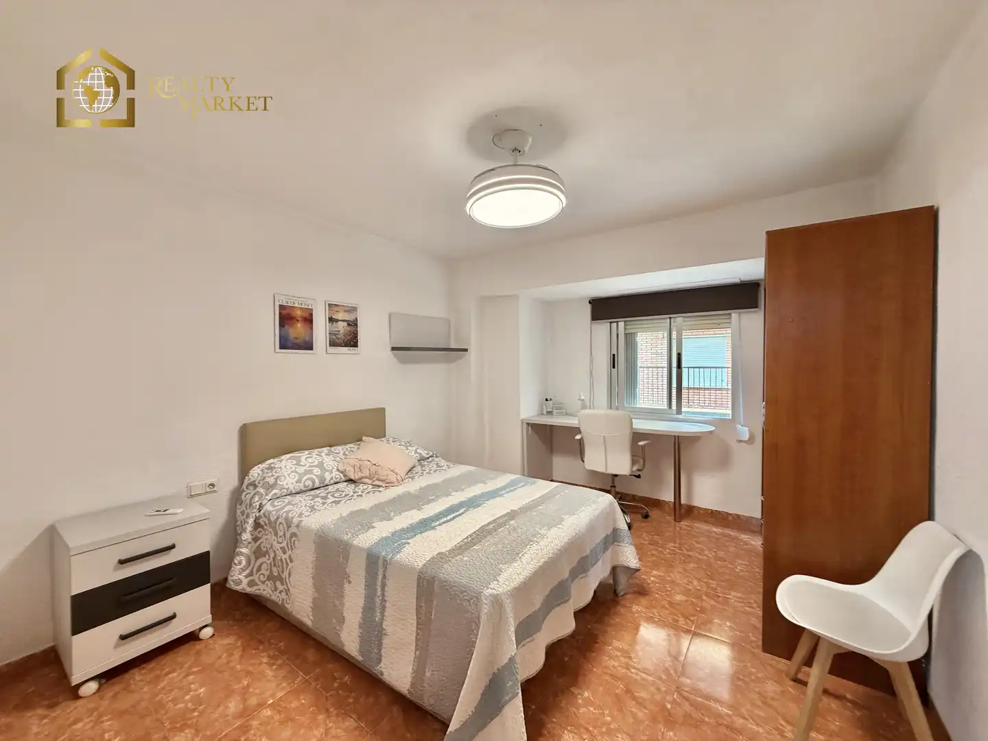 Habitación de Piso de alquiler en Valencia con Trastero y Amueblado