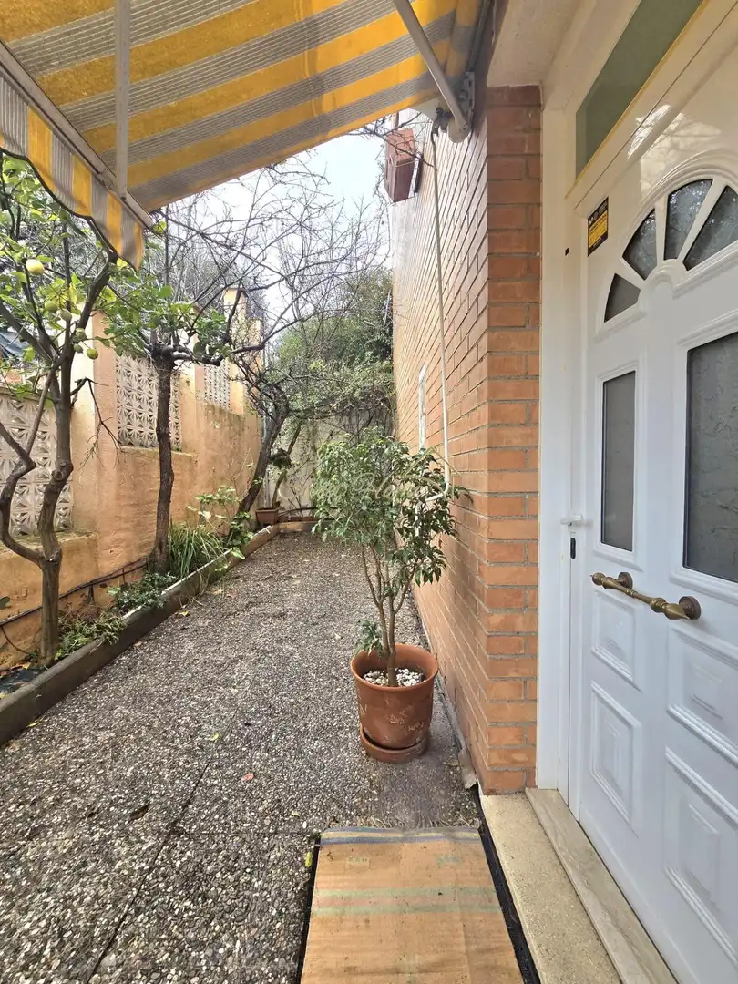 Jardín de Casa adosada en venta en Tiana con Aire acondicionado, Calefacción y Jardín privado