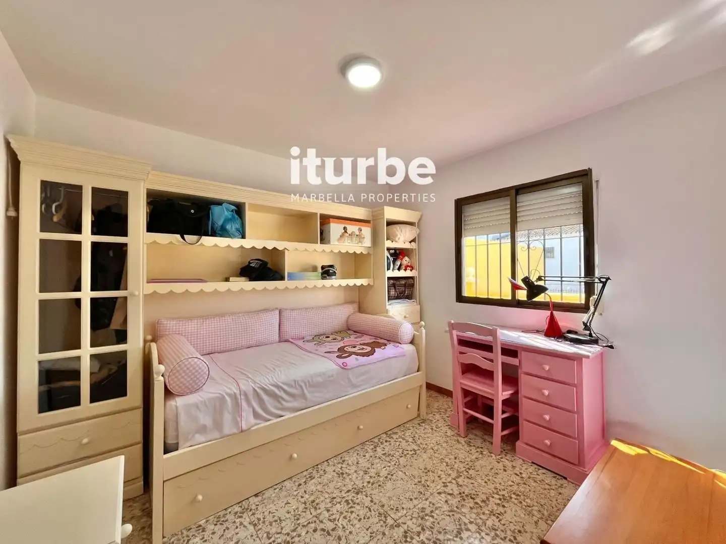 Habitación de Casa adosada en venta en Marbella con Aire acondicionado, Terraza y Horno