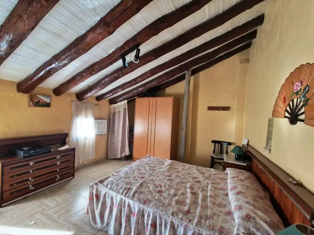 Dormitori de Casa o xalet en venda en Alcampell amb Jardí privat, Terrassa i Balcó