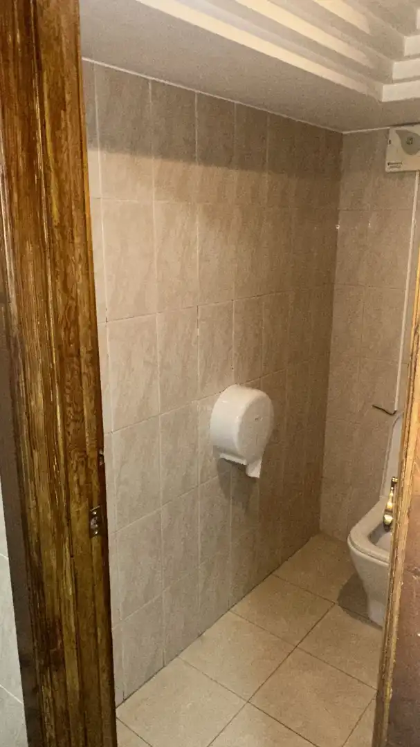 Baño de Local en traspaso en Alzira con Aire acondicionado, Calefacción y Terraza