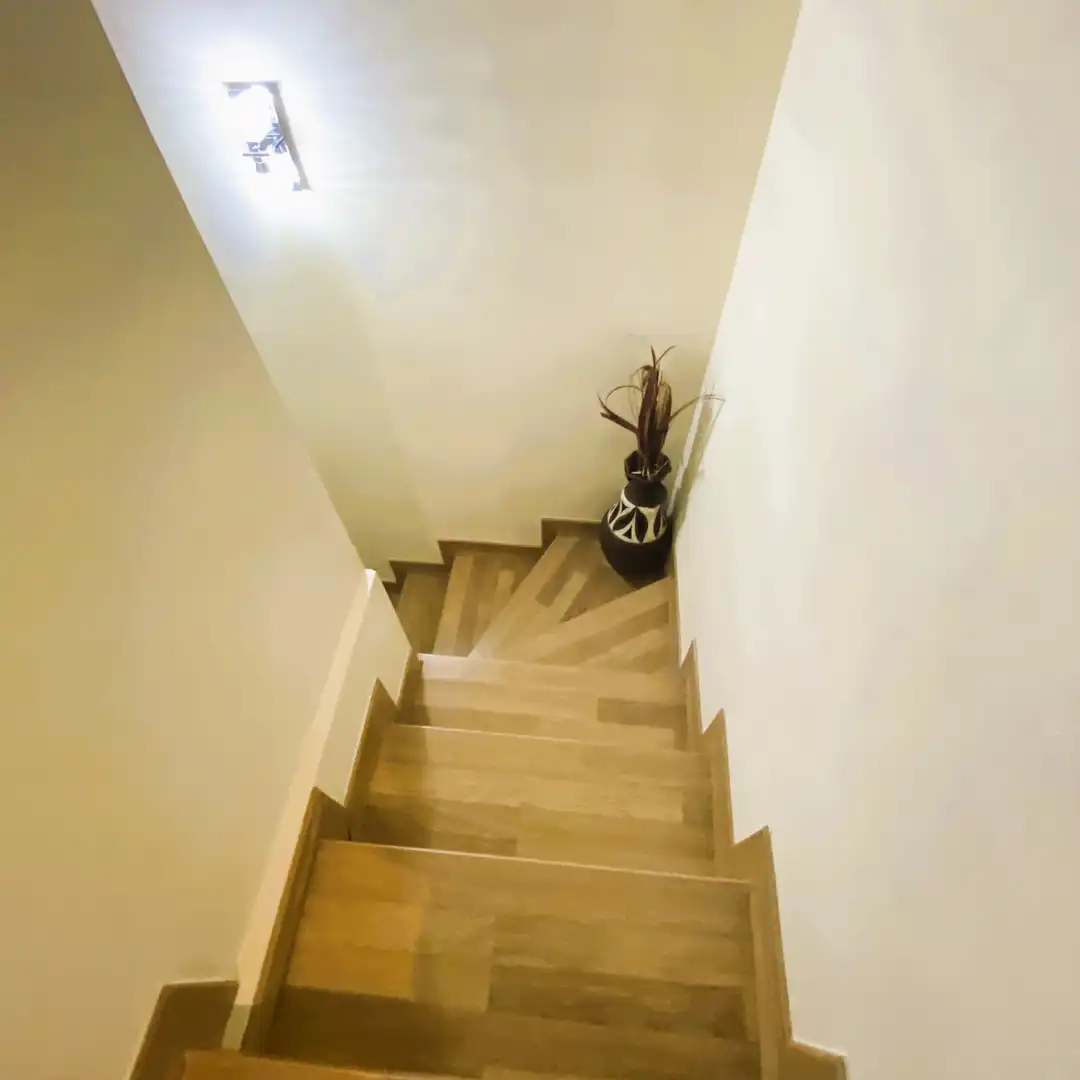 Casa adosada en venta en Dos Hermanas con Aire acondicionado, Parquet y Trastero
