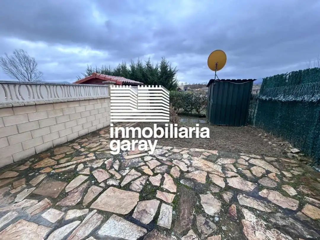 Jardín de Casa o chalet de alquiler en Medina de Pomar con Calefacción, Horno y Lavadora