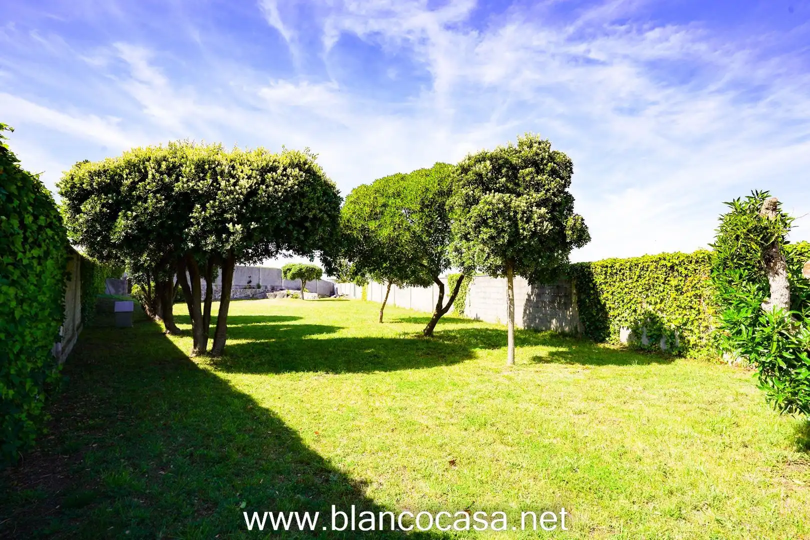 Jardí de Finca rústica en venda en Malpica de Bergantiños amb Jardí privat i Moblat