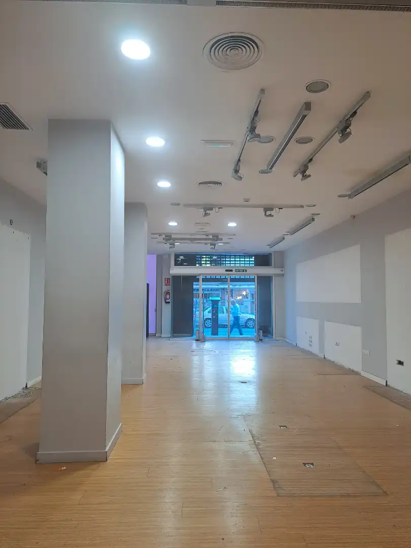 Local de lloguer en Centro - Juan Flórez - Plaza Pontevedra