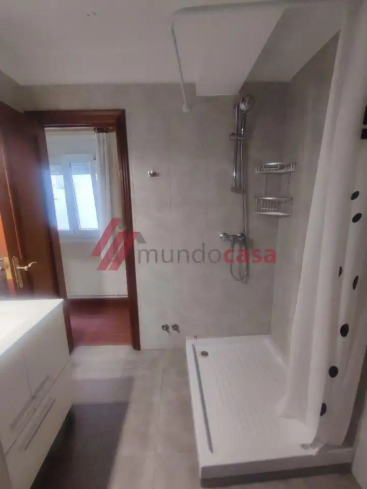 Cocina de Piso de alquiler en Ferrol con Calefacción, Parquet y Amueblado