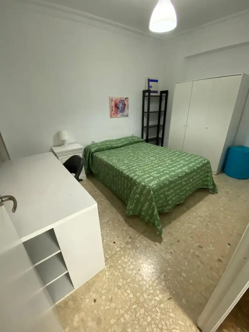 Habitación de Piso de alquiler en Sevilla con Aire acondicionado, Calefacción y Amueblado