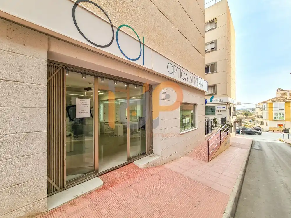 Locale commerciale in affitto a Huércal-Overa