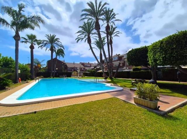 Casa adosada en Venta en Calle del Olimpo en Albufereta