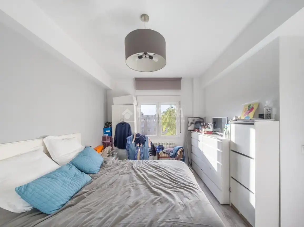 Bedroom of Flat for sale in Madrid  with Air Conditioner and Heating