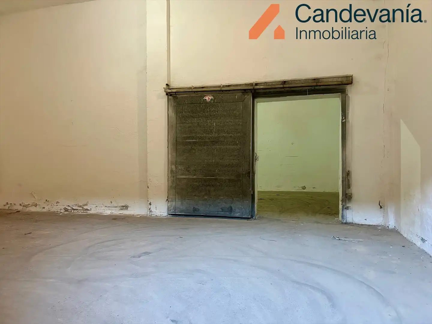 Nave industrial en venta en Zuera