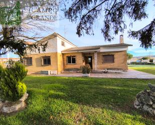 Exterior view of House or chalet for sale in Herrera de Valdecañas  with Heating, Private garden and Storage room