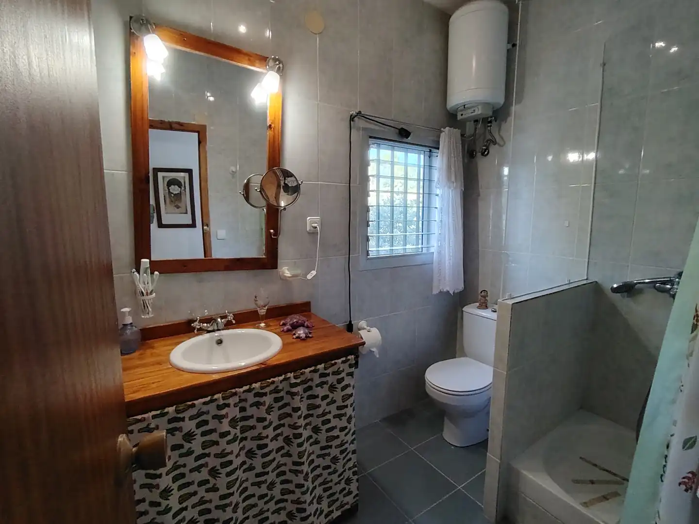 Bany de Casa o xalet en venda en Torrent amb Aire condicionat, Jardí privat i Terrassa