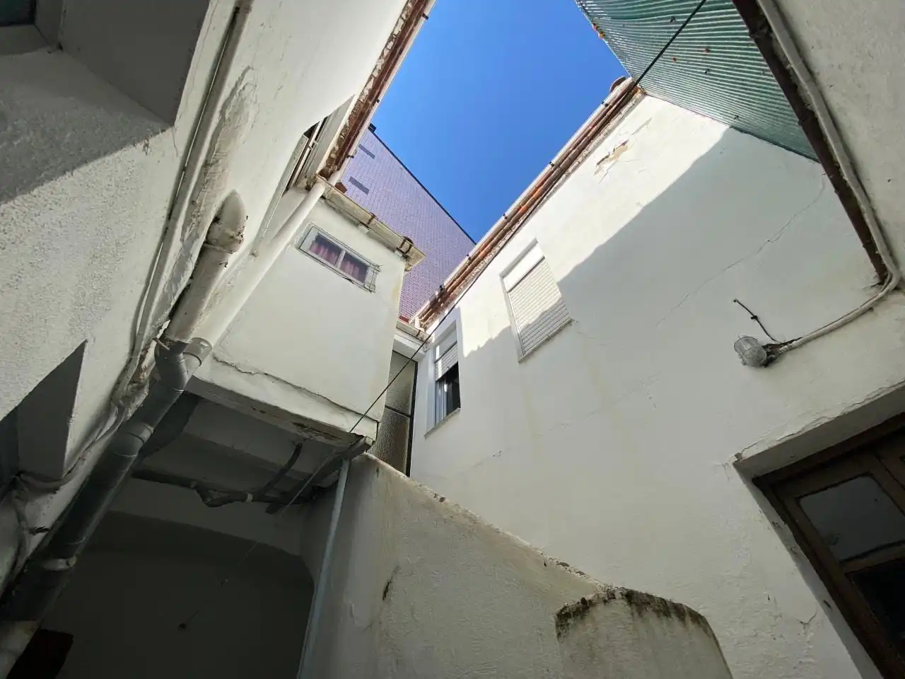 Vista exterior de Casa o xalet en venda en León Capital  amb Traster