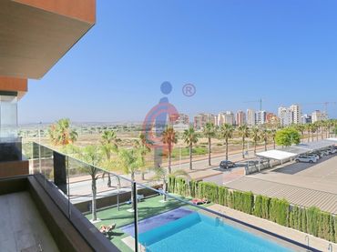 Apartament amb balcó en venda a Avenida del Puerto 16