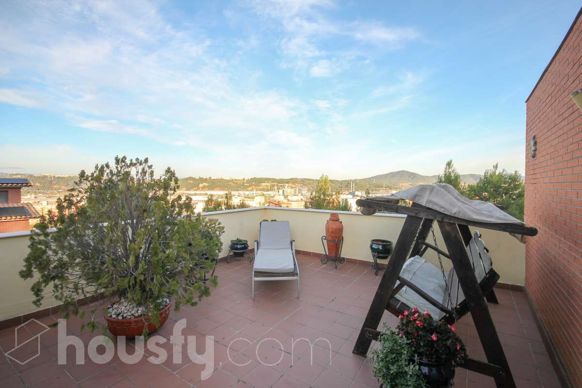 Terrassa de Casa adosada en venda en Sant Andreu de la Barca amb Aire condicionat, Calefacció i Terrassa