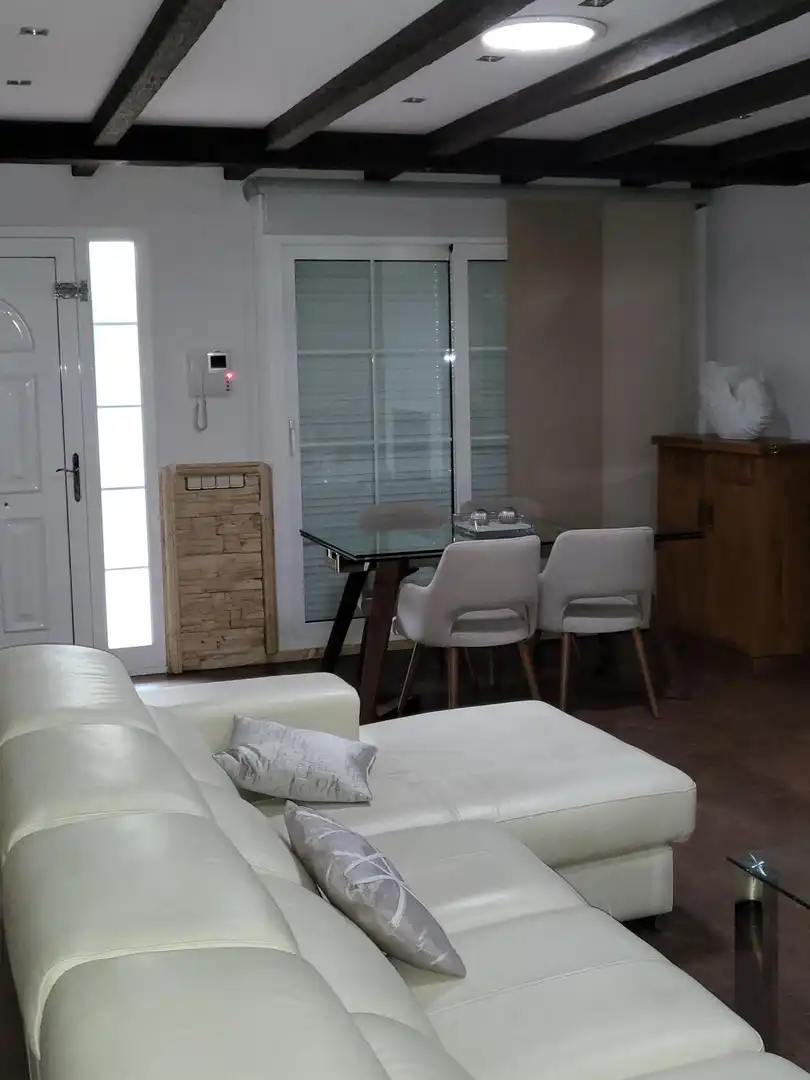 Sala de estar de Casa o chalet en venta en El Palomar con Aire acondicionado, Jardín privado y Terraza