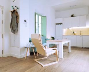 Living room of Flat to rent in  Sevilla Capital  with Air Conditioner, Heating and Private garden