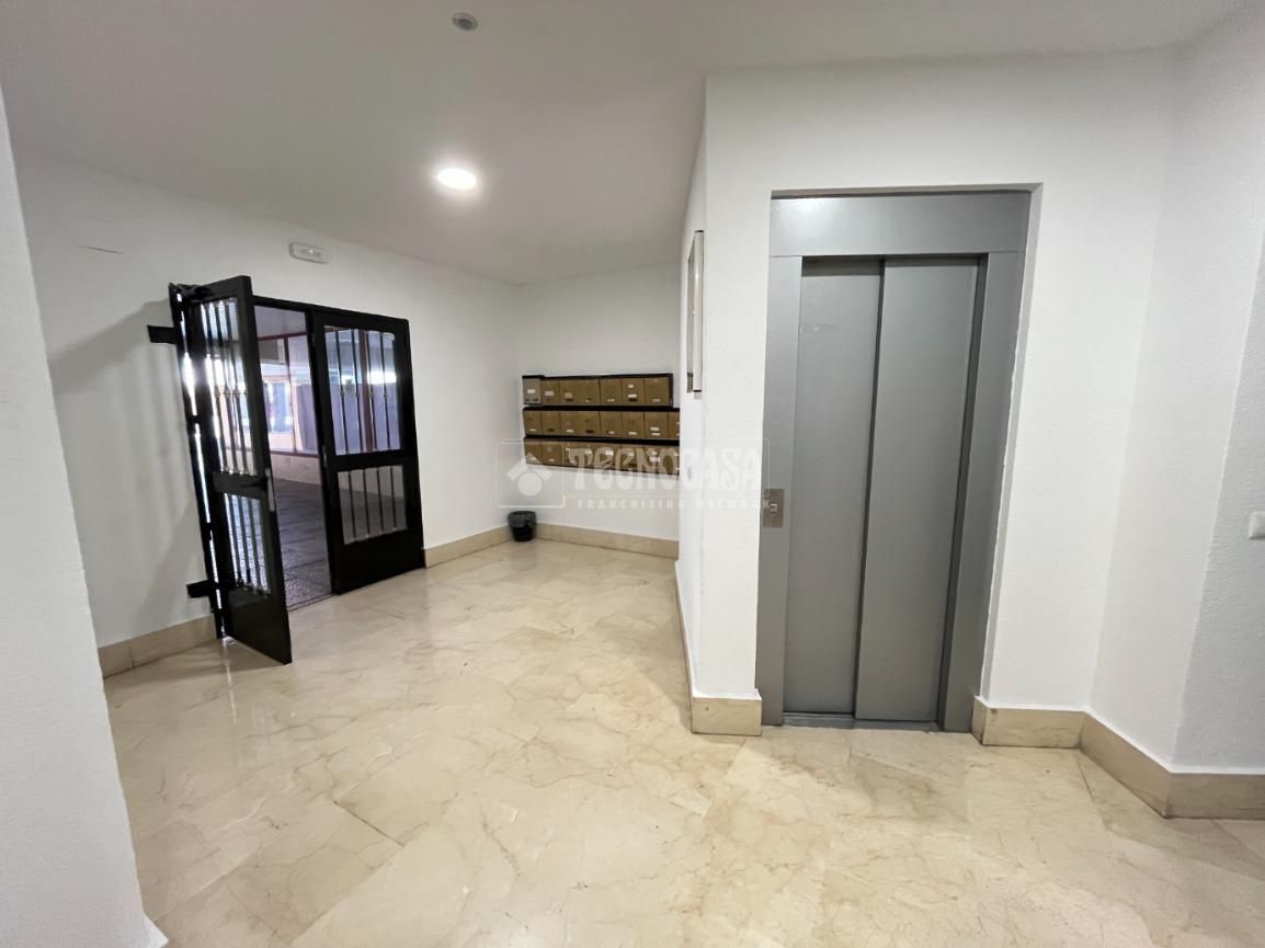Flat for sale in Torres de la Alameda  with Heating