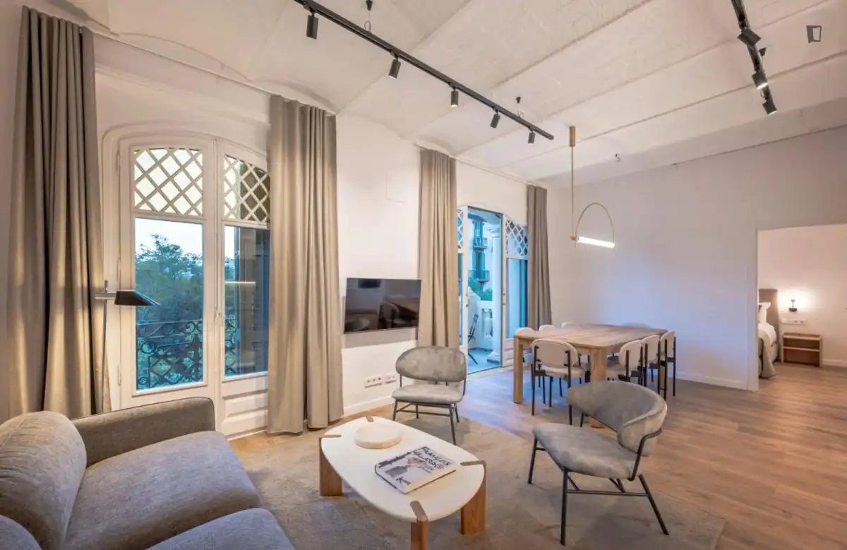 Mini appartamento con ascensore in affitto a Eixample