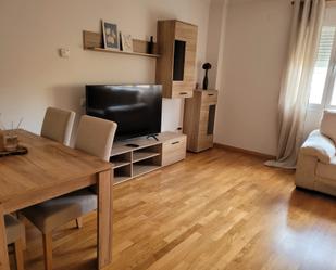 Sala d'estar de Pis de lloguer en Arcas del Villar amb Calefacció, Moblat i Forn