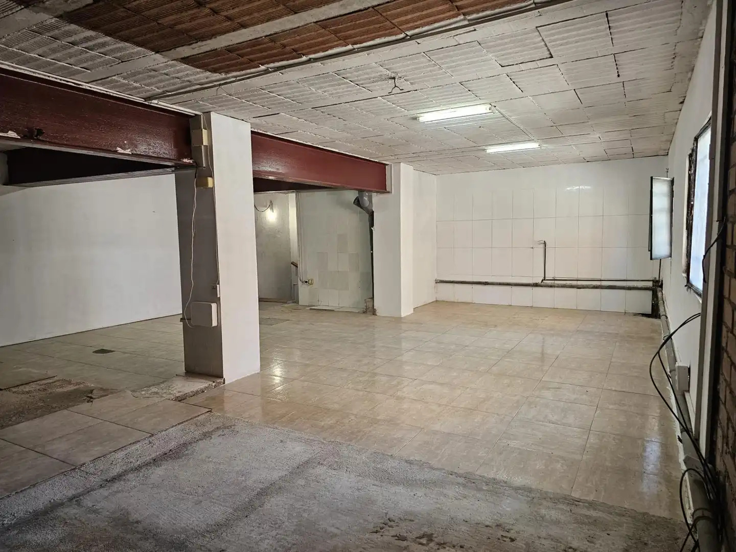 Local comercial en venda a Nucli Urbà, imagen 3