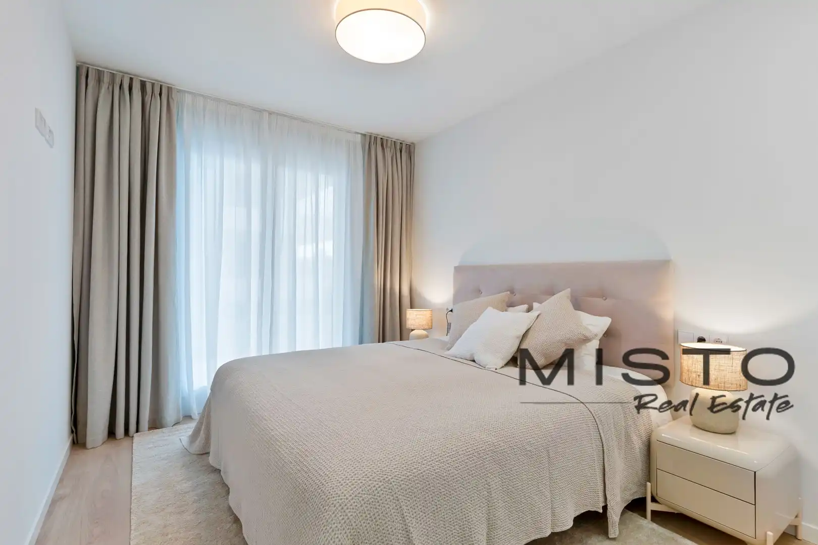 Bedroom of Flat for rent in Nueva Andalucía