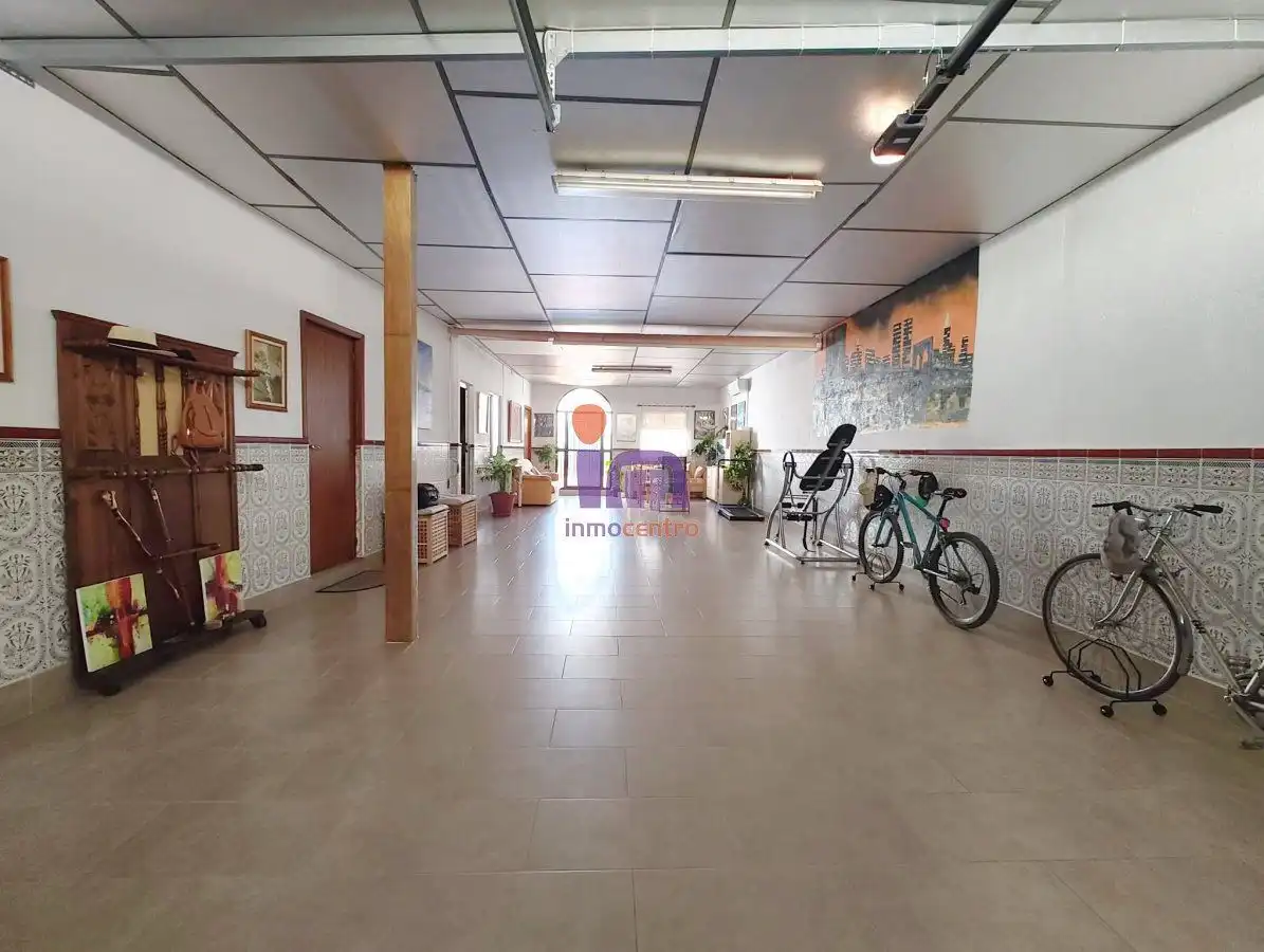 Casa con terraza en venta en Valdepeñas, imagen 5