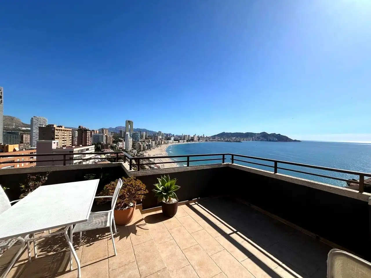 Terraza de Ático en venta en Benidorm con Aire acondicionado, Terraza y Piscina comunitaria