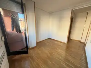 Bedroom of Flat for sale in Palencia  with Heating, Parquet flooring and Storage room