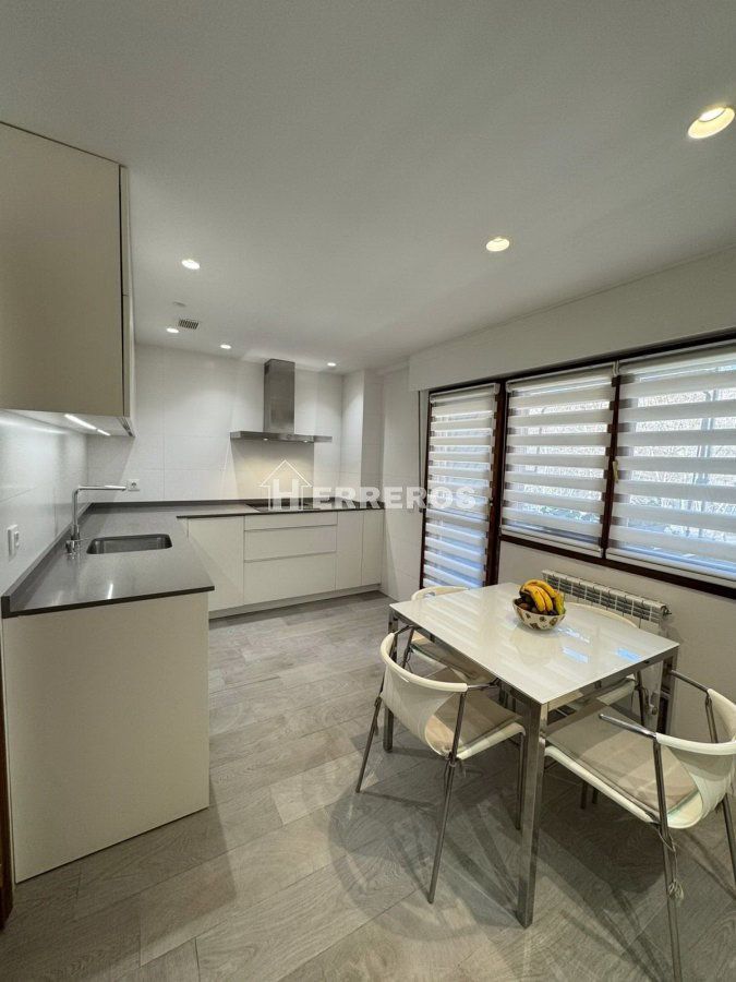 Kitchen of Flat for sale in  Logroño  with Heating, Parquet flooring and Terrace