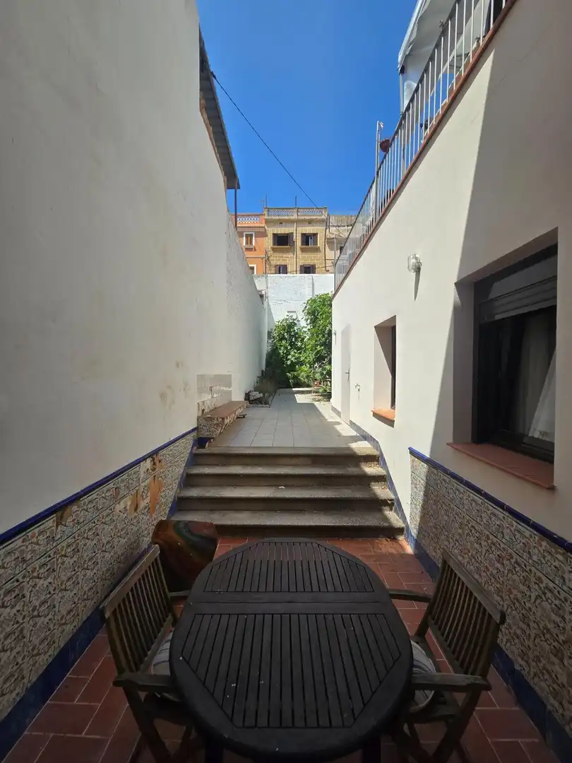 Planta baja de alquiler en El Masnou con Aire acondicionado, Calefacción y Jardín privado