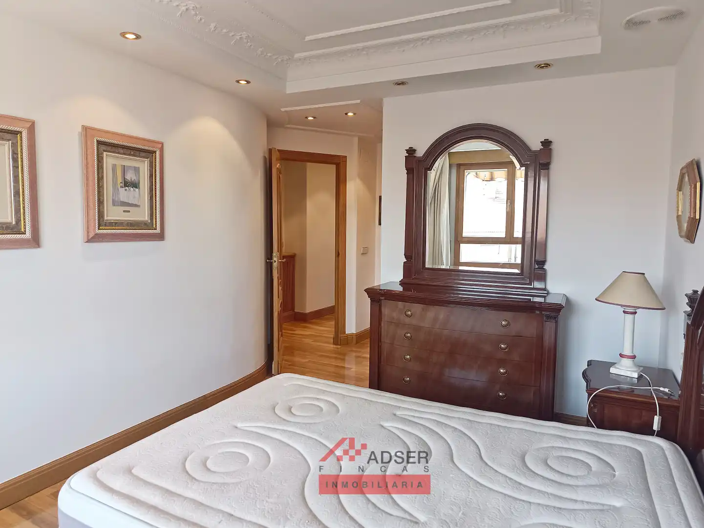 Habitación de Piso en venta en  Logroño con Calefacción, Parquet y Terraza