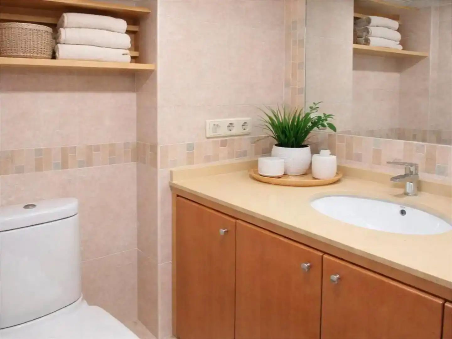 Badezimmer von Wohnung zum Verkauf in Torrent mit Klimaanlage