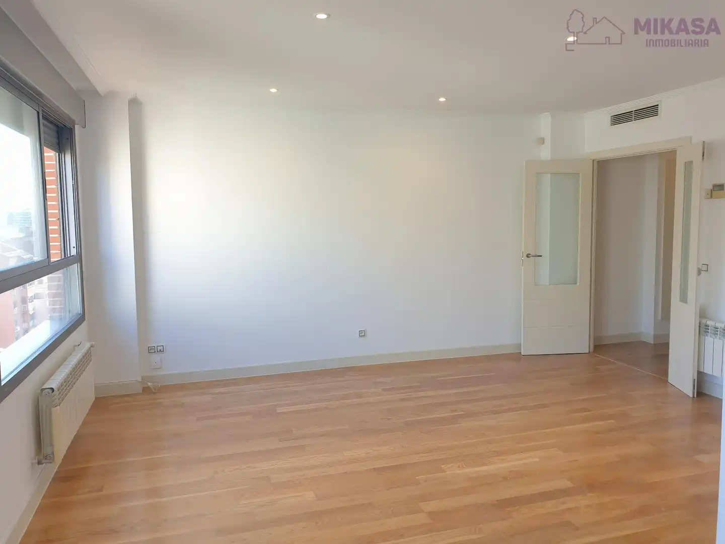 Flat for rent in Madrid  with Air Conditioner, Heating and Community pool