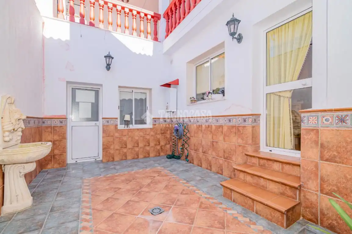 Terrassa de Casa o xalet en venda en Lucena amb Aire condicionat, Jardí privat i Moblat