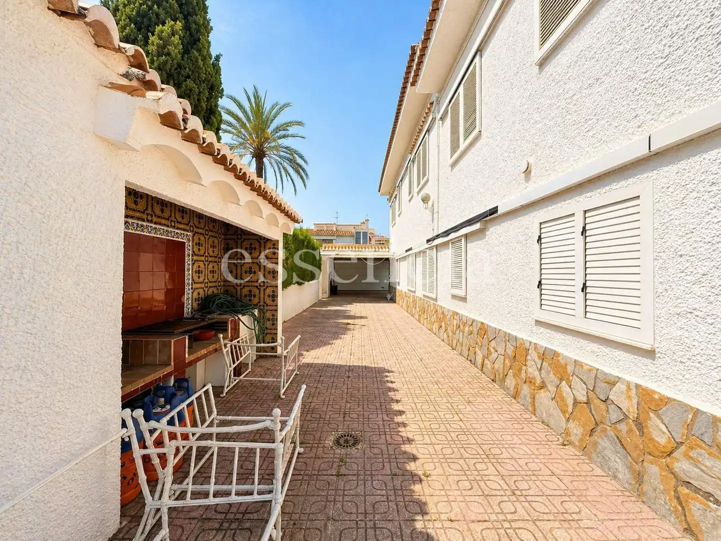 Exterior view of Houses for sale in Gandia  with Terrace, Swimming Pool and Balcony