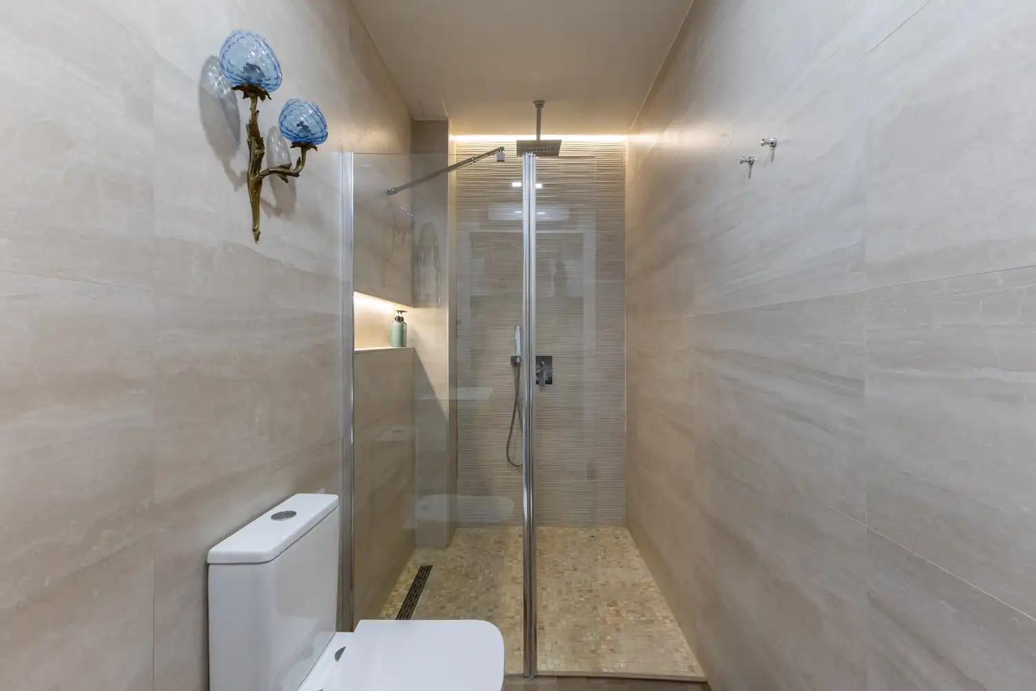 Bathroom of Flat for rent in Valencia  with Air Conditioner, Heating and Furnished