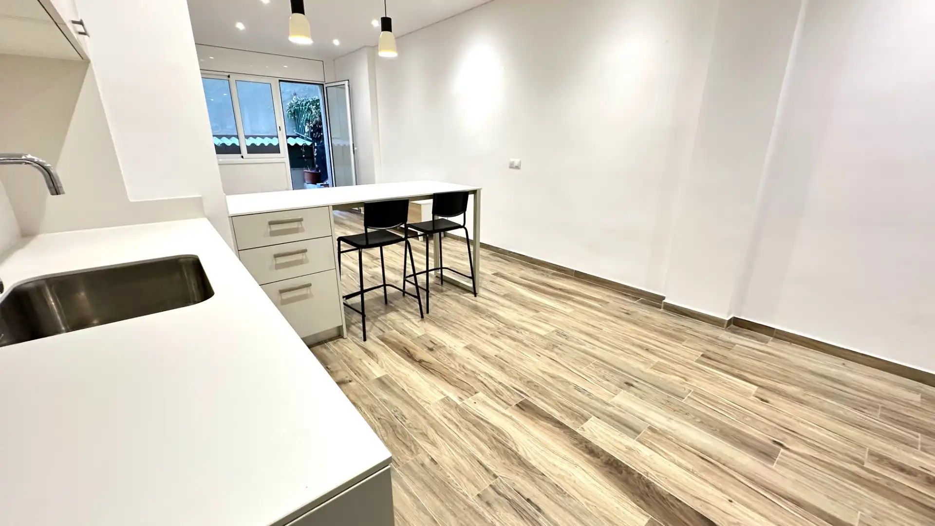 Cocina de Planta baja en venta en Barcelona con Aire acondicionado, Calefacción y Parquet