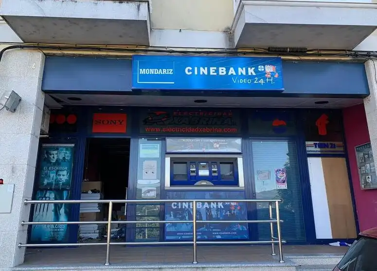 Business premises for sale in Calle Estromil, imagen 2