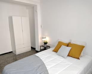 Bedroom of Flat to share in  Zaragoza Capital  with Balcony