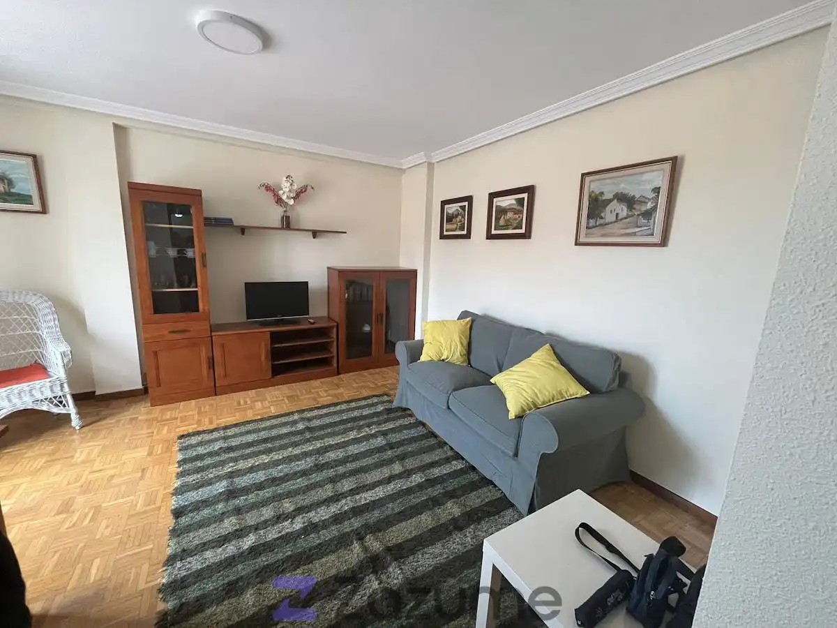 Living room of Attic for rent in Salamanca Capital  with Parquet flooring, Terrace and Furnished