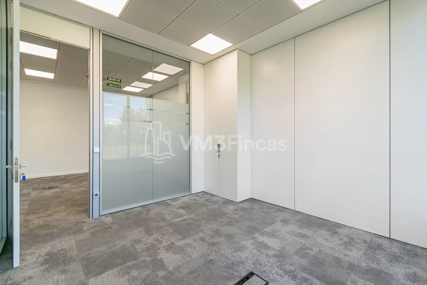 Büro zur Miete in El Prat de Llobregat mit Klimaanlage, Heizung und Terrasse
