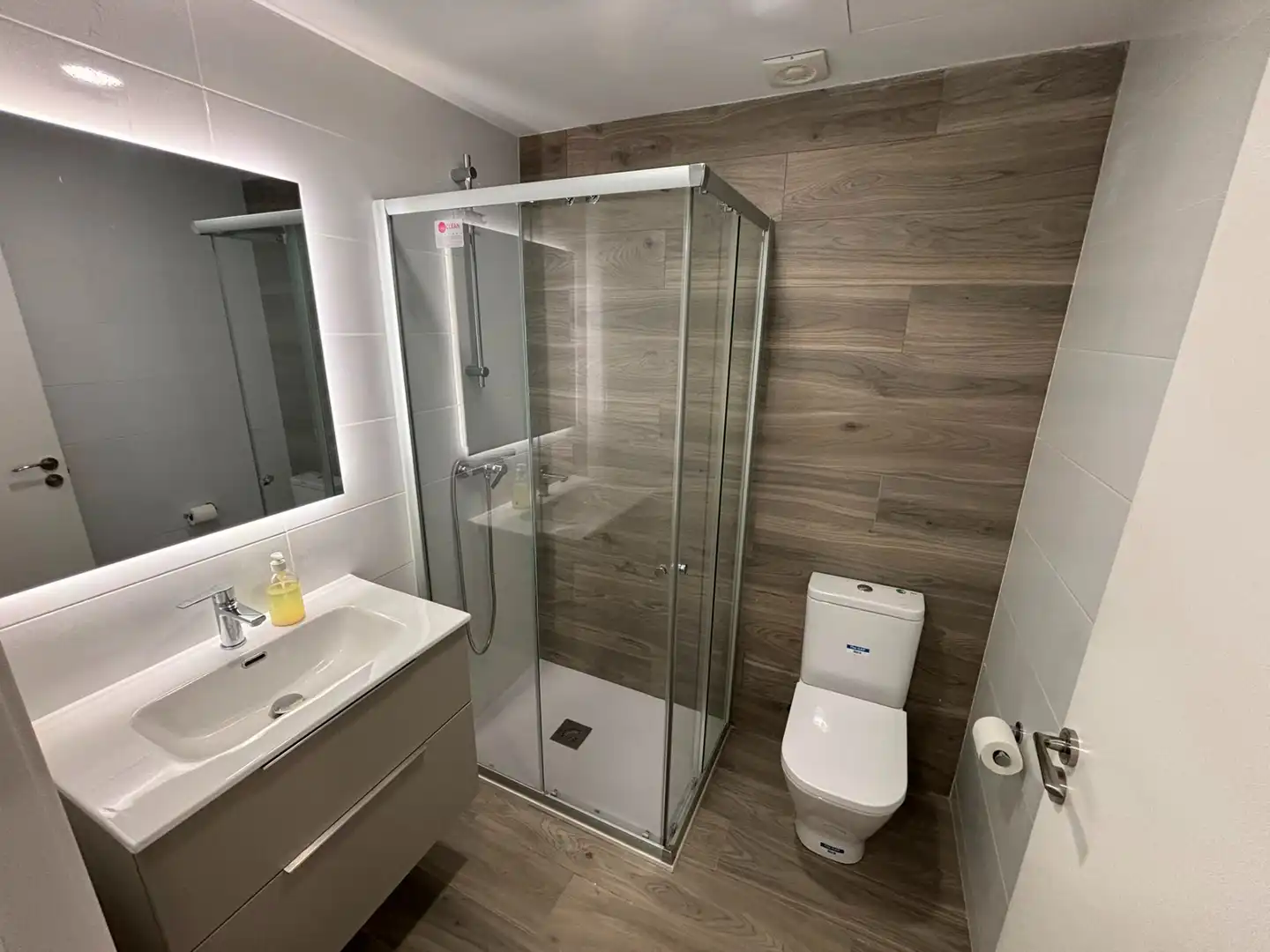 Bathroom of Flat for rent in Les Franqueses del Vallès  with Air Conditioner, Heating and Terrace