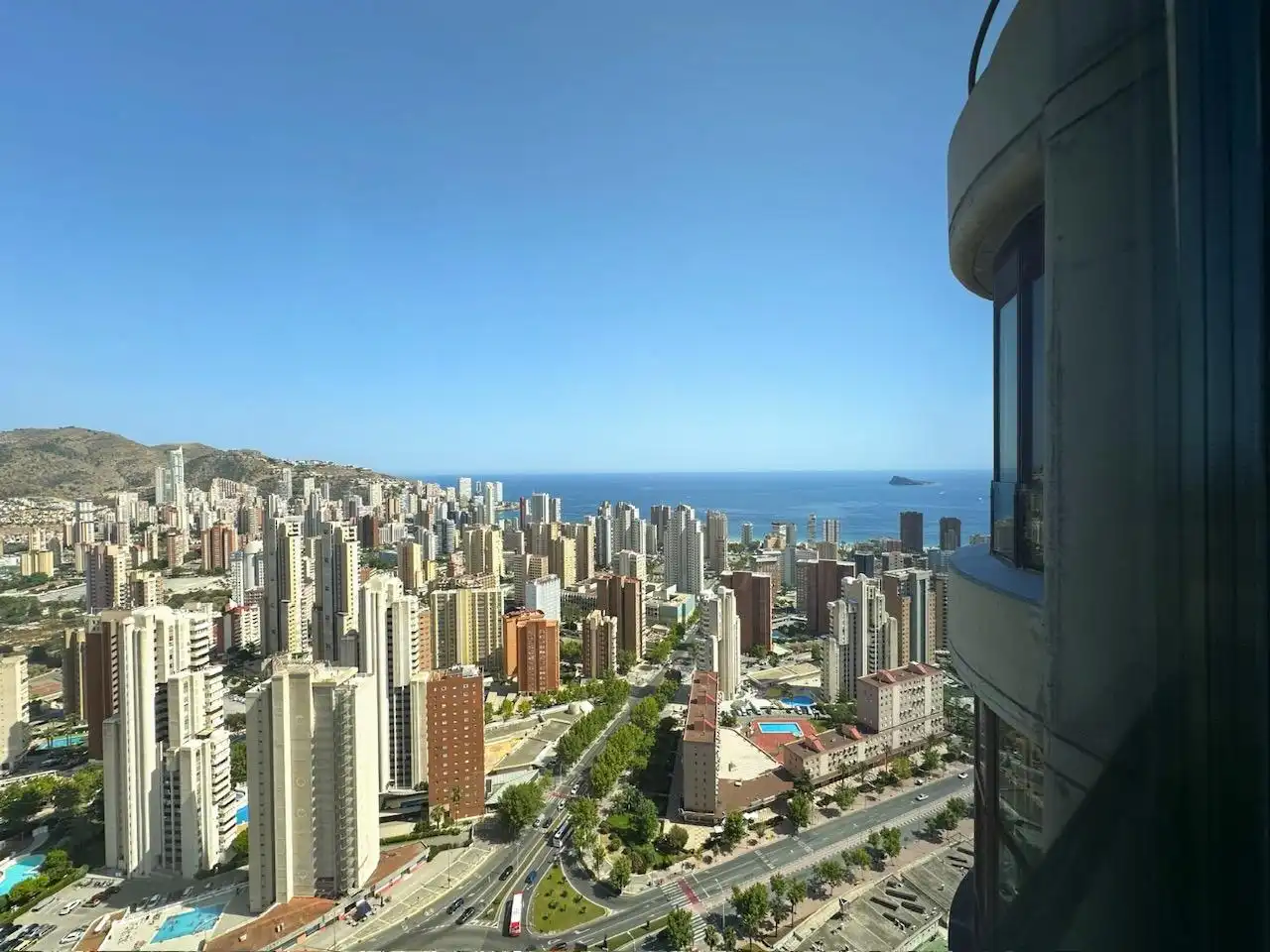 Vista exterior de Àtic en venda en Benidorm amb Aire condicionat, Traster i Moblat